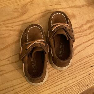 Toddler Sperry shoes size 5.5